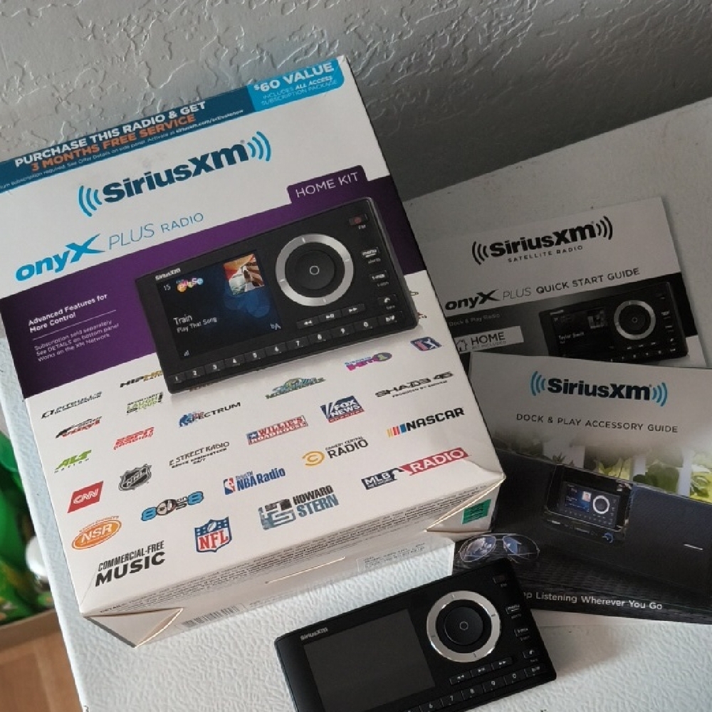 Onyx SiriusXM Satellite Radio - Black
